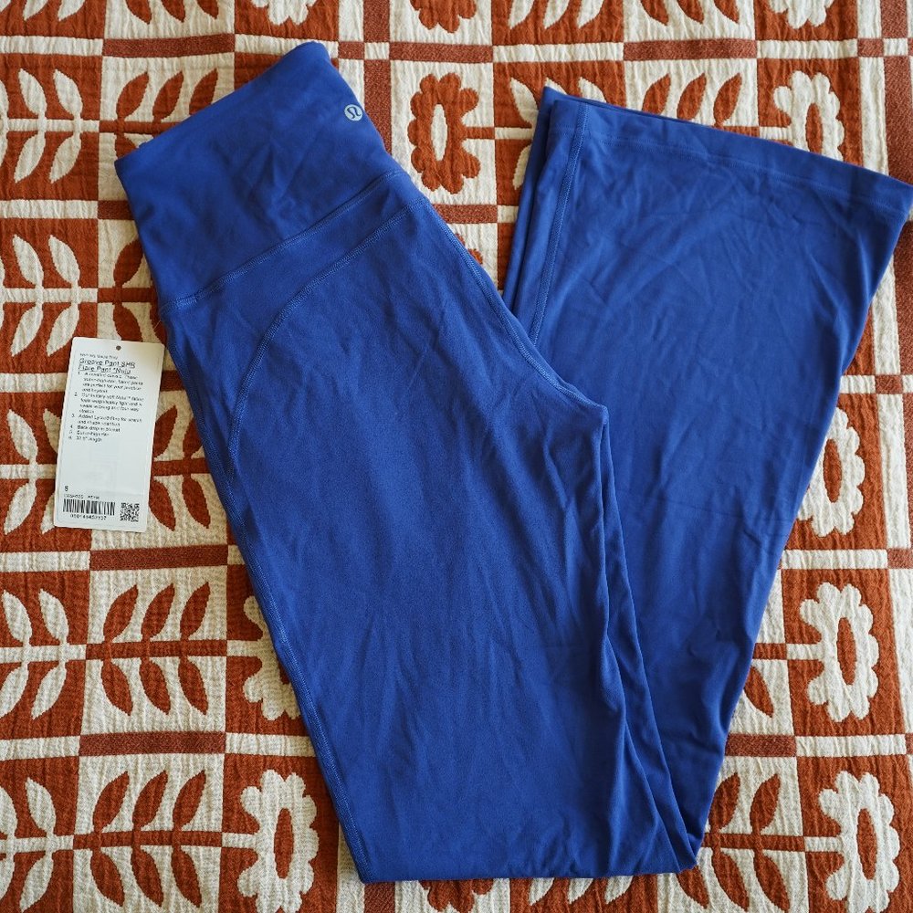 Lululemon Groove Super-High-Rise Flared Pant Nulu Size: 8 Psychic Blue